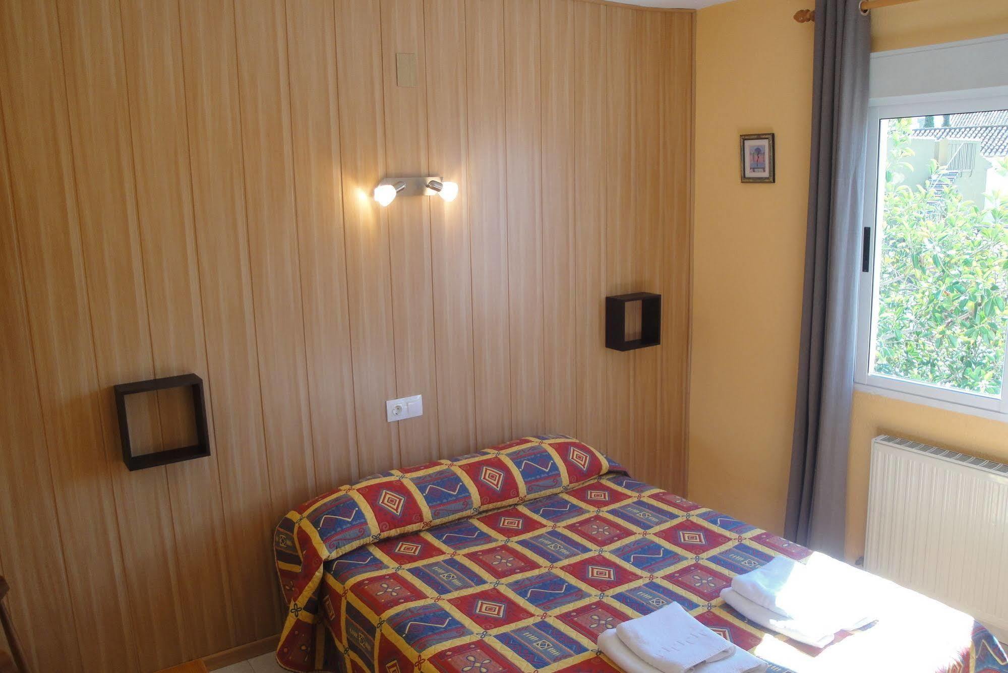 Hostal Cristina Denia Exterior foto