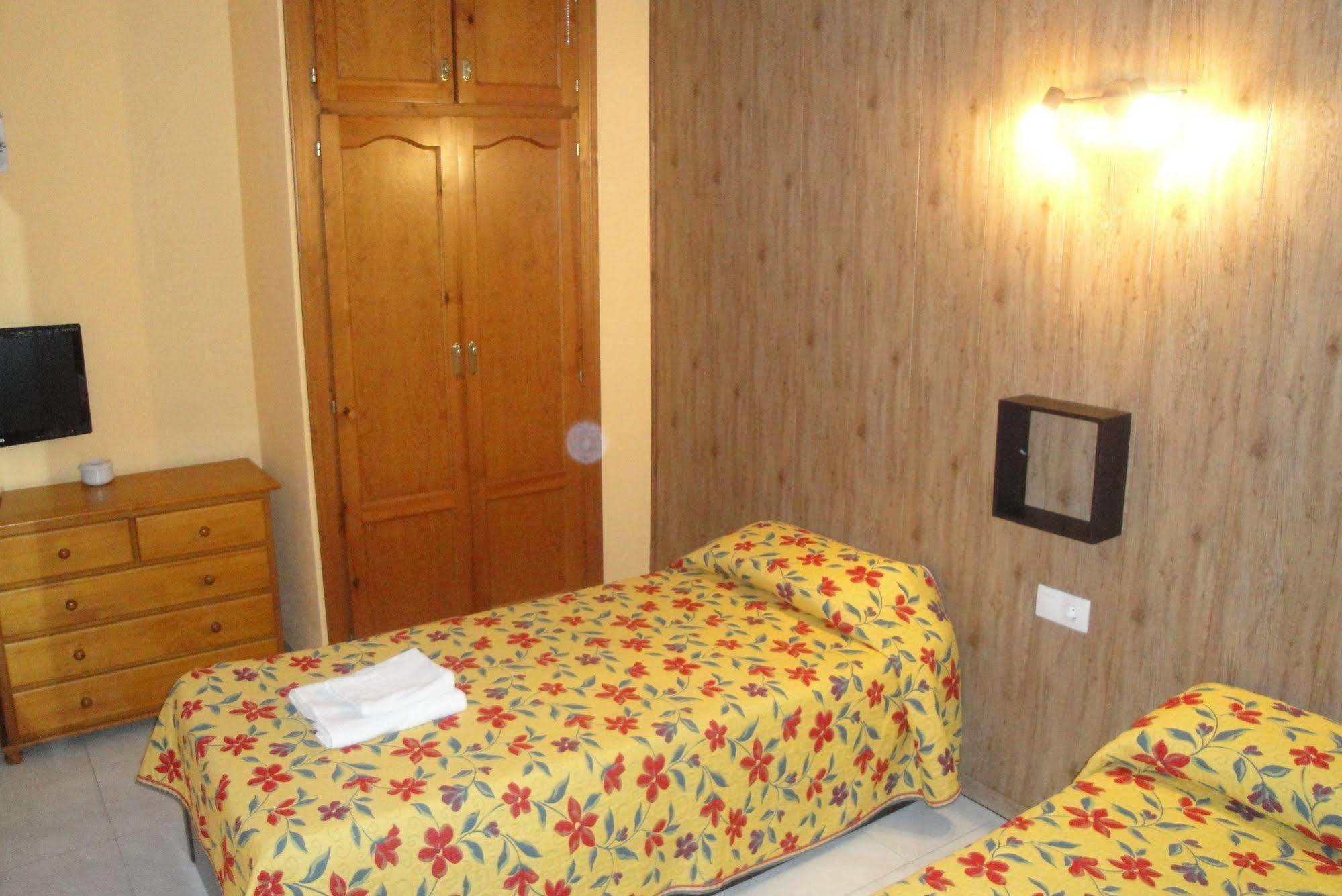 Hostal Cristina Denia Exterior foto