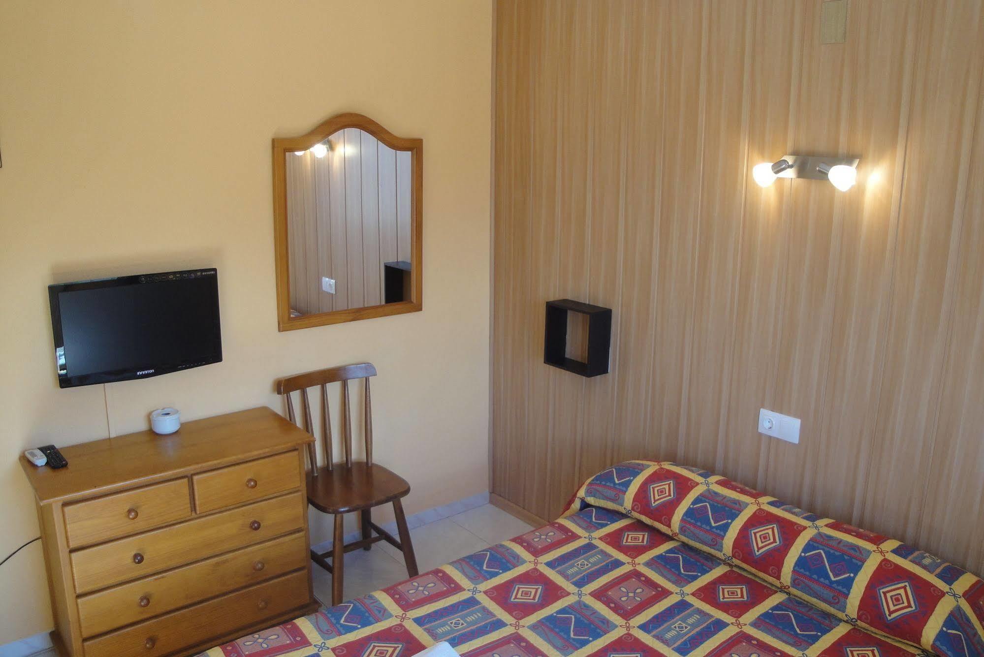 Hostal Cristina Denia Exterior foto