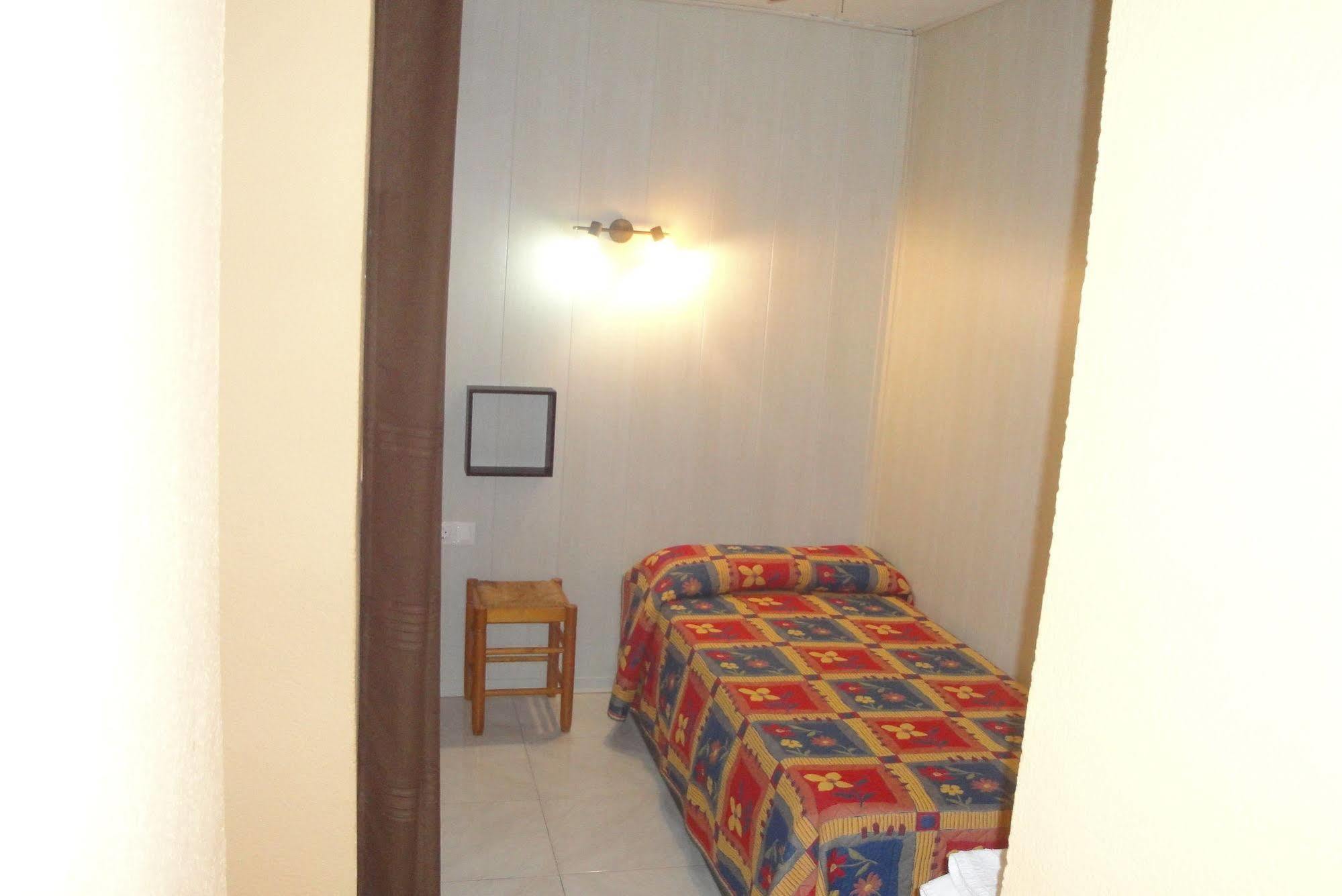 Hostal Cristina Denia Exterior foto